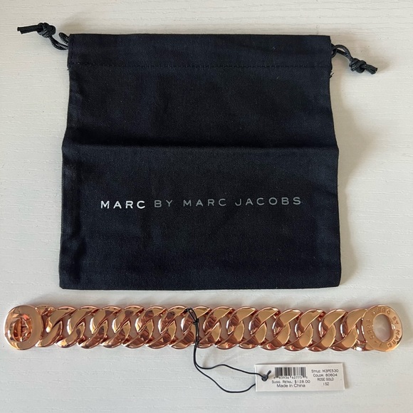 NWT Marc by Marc Jacobs Katie Turn lock Bracelet in Rose Gold​ - Picture 4 of 4